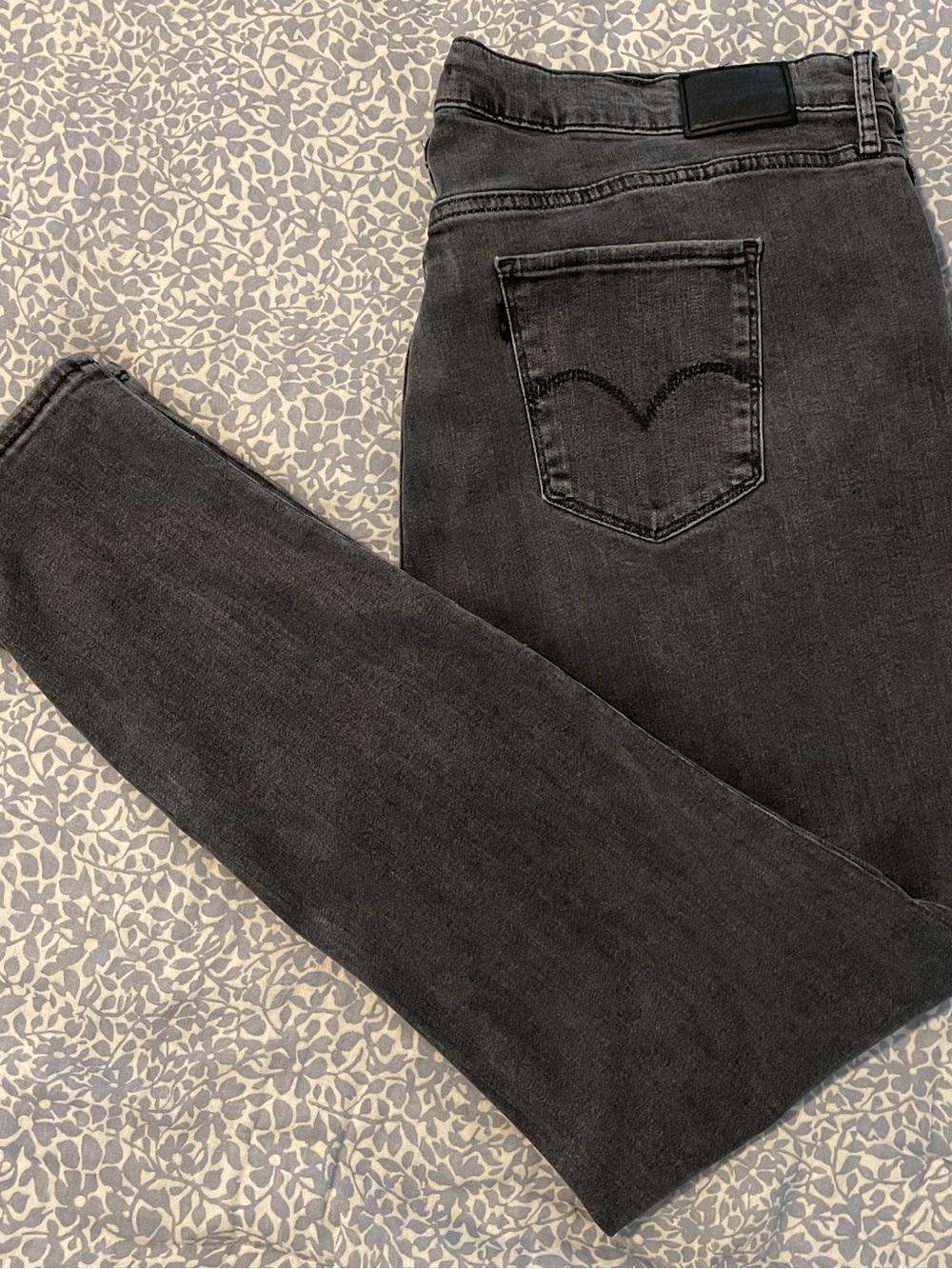 Levi's High-Rise Women's Jeans in Faded Black Wash